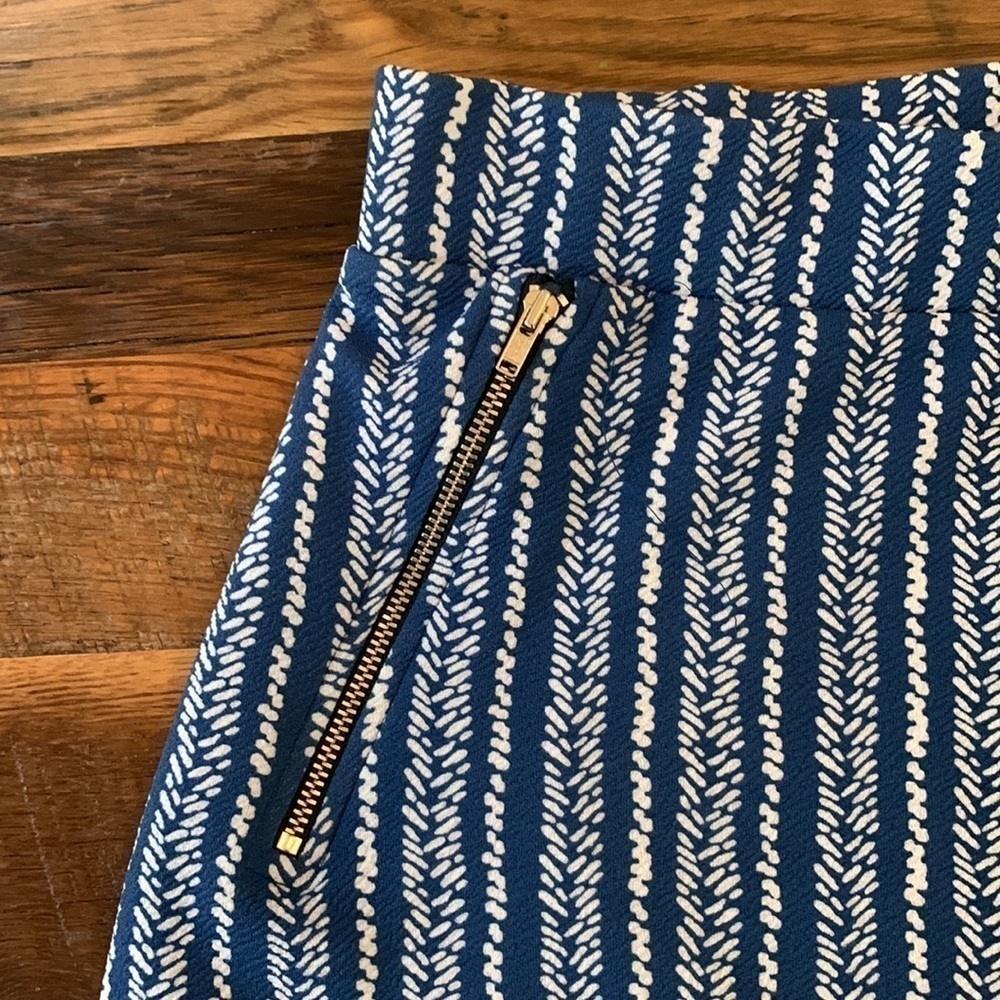 Le Lis Stretch skirt ✨ - Picture 2 of 9